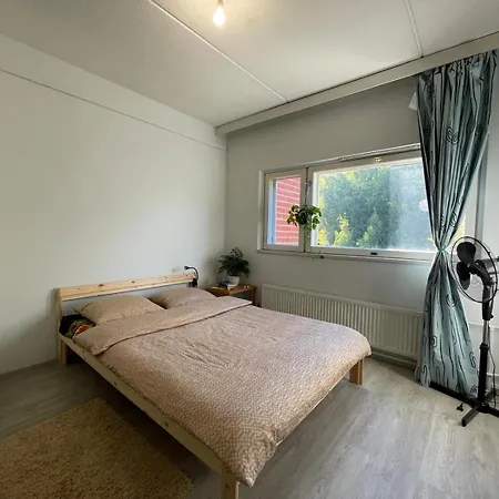 Homestay Separate Private Room, Near Airport *