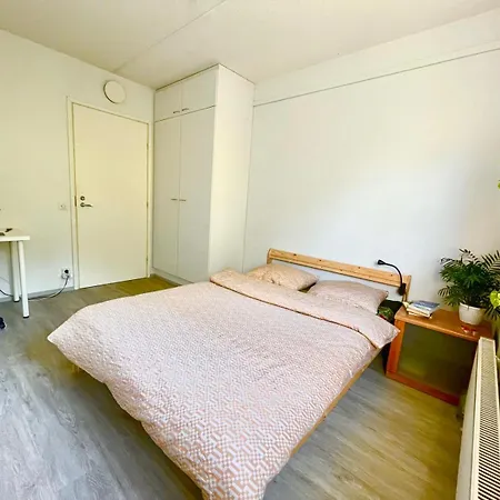 Separate Private Room, Near Airport Homestay Vantaa