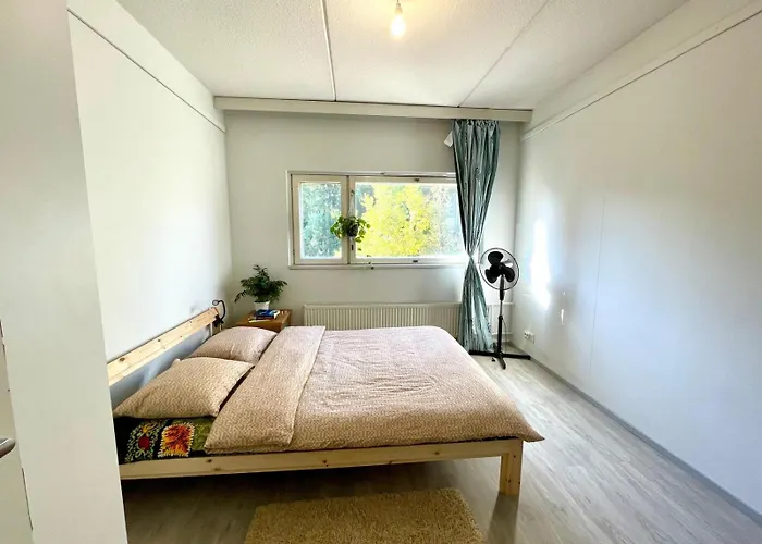 Separate Private Room, Near Airport * 万塔