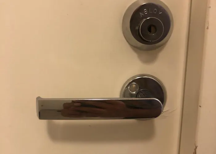 Separate Private Room, Near Airport 民宿